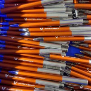 But bi in logo qua tang