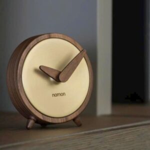 dong ho go de ban mini