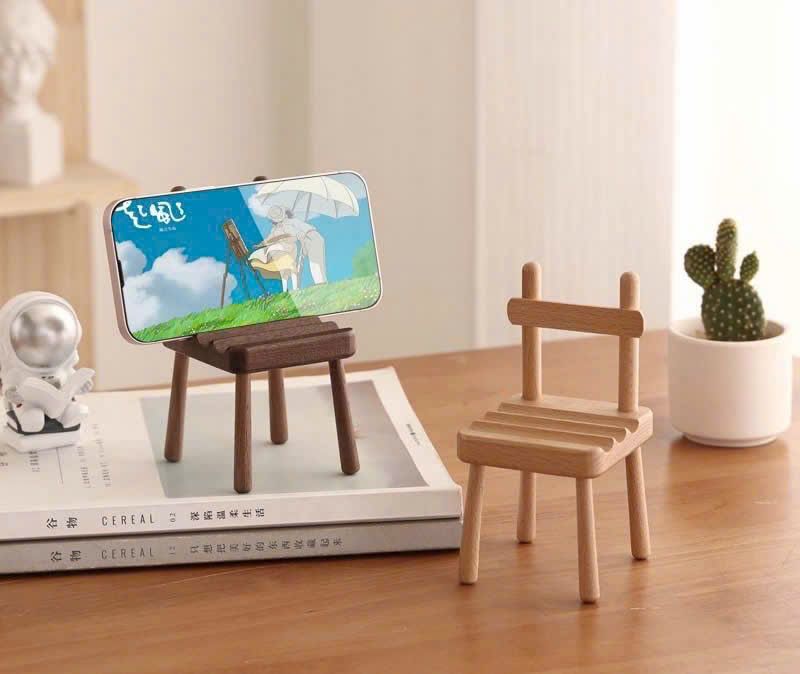 Giá đỡ điện thoại gỗ khắc logo theo yêu cầu, tiện dụng, thiết kế đẹp, phù hợp làm quà tặng doanh nghiệp, quà sự kiện công nghệ tại LGP.