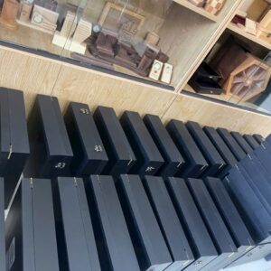 hop go qua tang khac logo