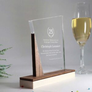 ky niem chuong go khac logo qua tang