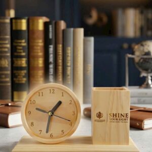 Đồng hồ gỗ để bàn khắc logo theo yêu cầu, thiết kế sang trọng, ý nghĩa, phù hợp làm quà tặng doanh nghiệp, quà sự kiện cao cấp tại LGP.